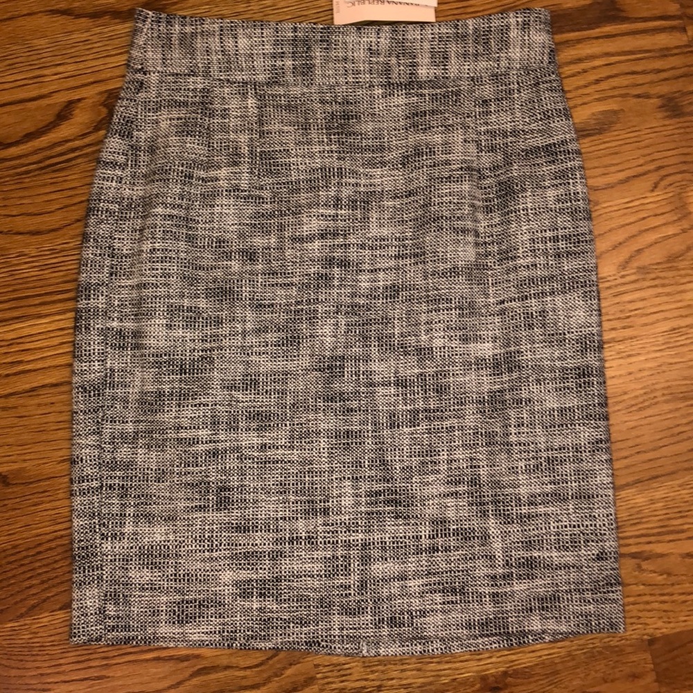 Banana Republic pencil skirt -NWT!